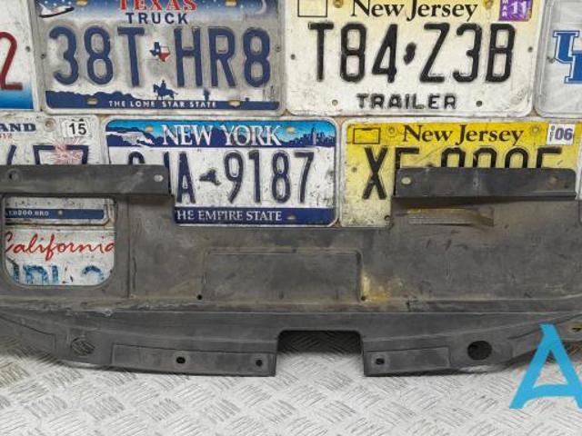 Накладка верхня передньої панелі/супорту радіатора 620785AA0A NISSAN