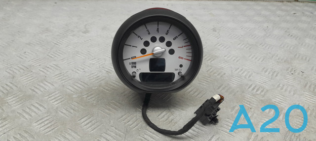 щиток приладу 62109325815 BMW