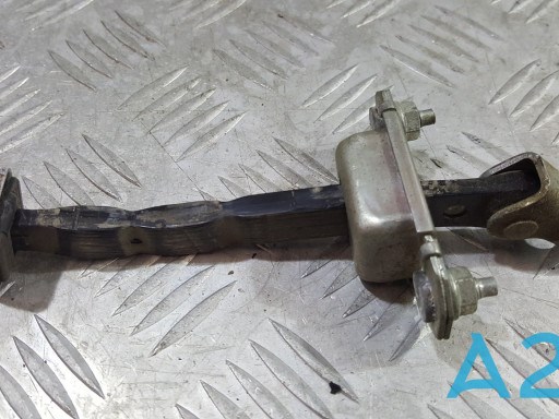 Обмежувач відкриття дверей, задній 62124FG002 SUBARU