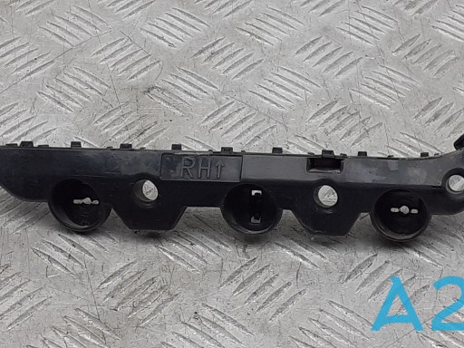 Кронштейн бампера переднього, правий 622243YU1A NISSAN
