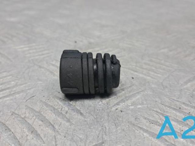 Буфер капота гумовий 628407S00A NISSAN