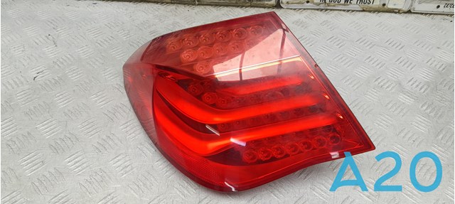 Задній лівий зовнішній ліхтар 63217182201 BMW