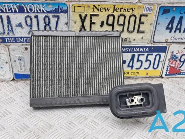 Охолоджувач повітря 64116806555 BMW