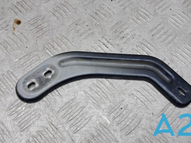 Кріплення фари передньої, правої 641C05NA0A NISSAN