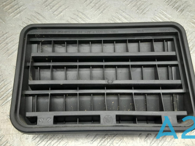 Решітка вентиляційна задня 64226962293 BMW