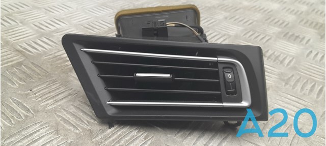 Решітка повітроводу права 64229115858 BMW