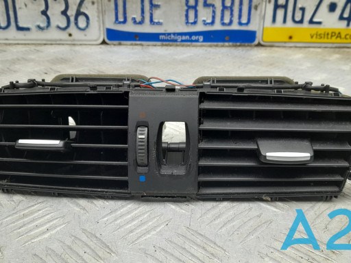 Решітка повітропровода 64229184743 BMW