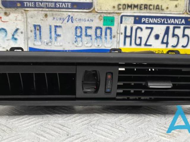 Решітка повітропровода 64229209136 BMW