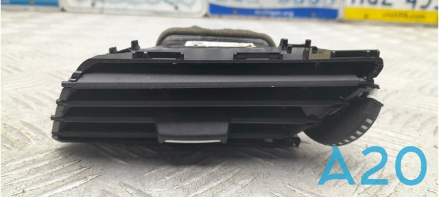 Решітка повітропровода права 64229292740 BMW