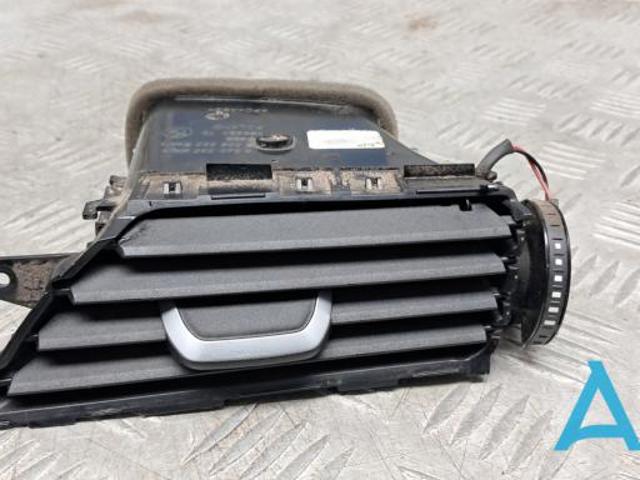 Решітка повітропровода права 64229329585 BMW