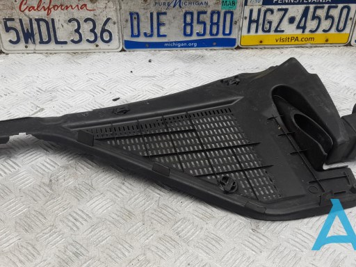 Водостік лобового скла, жабо 64316945584 BMW