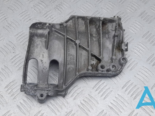 Кронштейн компресора кондиціонера 64557585167 BMW