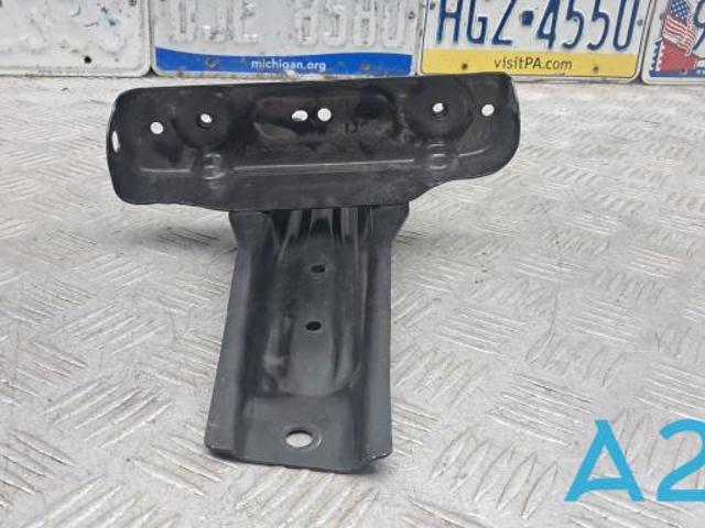 Кріплення / підставка акумулятора 648605DA0B NISSAN