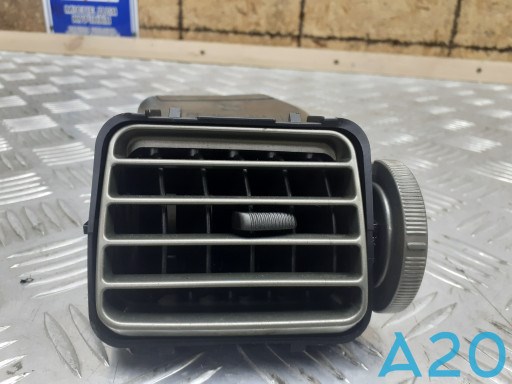 Решітка повітропровода права 66110FG002 SUBARU