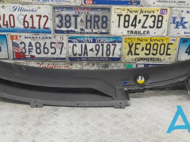 Водостік лобового скла, жабо 668626RR0A NISSAN