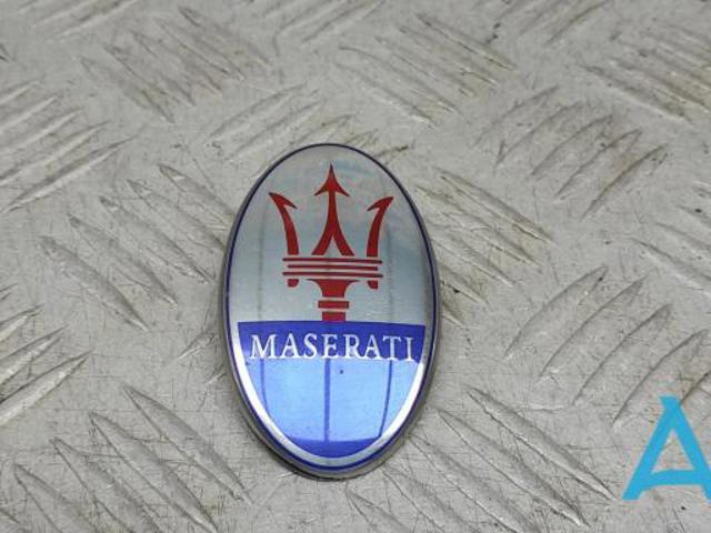 Емблема переднього бампера 670003762 MASERATI