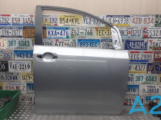 Дверка передня права 6700108040 TOYOTA
