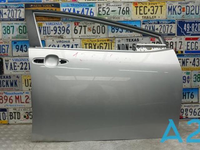 Дверка передня права 6700147170 TOYOTA