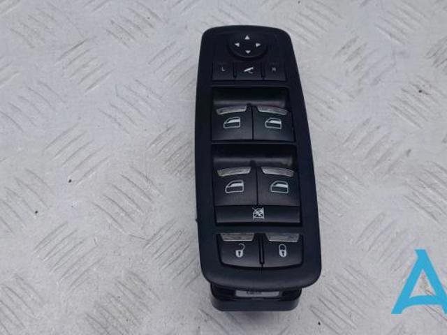 Кнопковий блок керування склопідіймачами передній лівий 670097037 MASERATI
