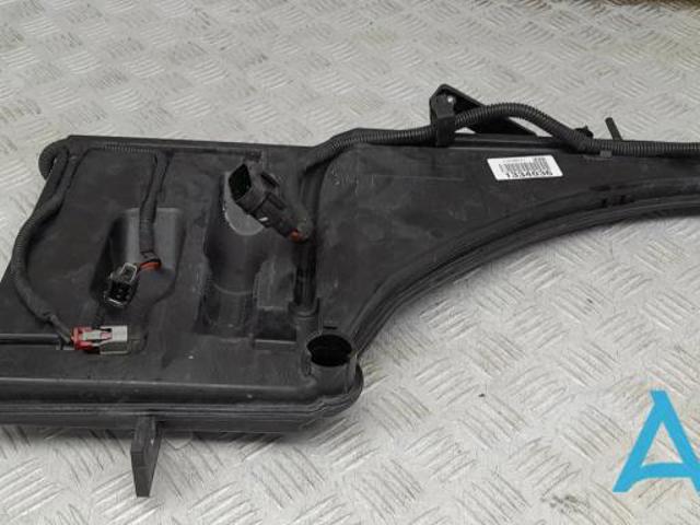 Бачок омивача лобового скла 670105311 MASERATI