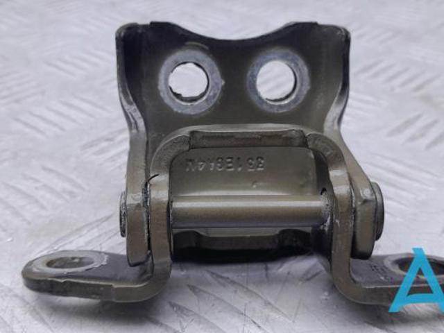 Петля передніх дверей лівих 67460SDAA01ZZ HONDA