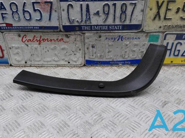 Пластик п'ятих дверей 6793847070C0 TOYOTA