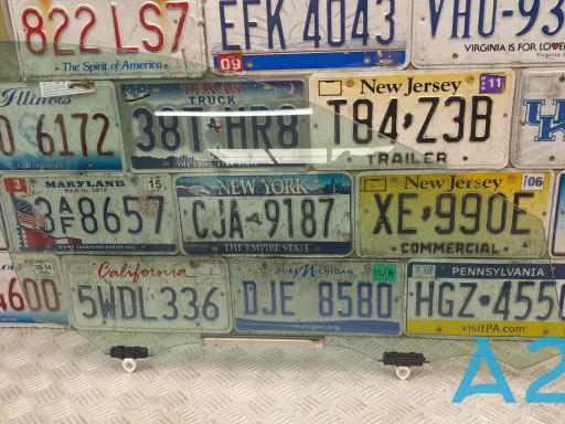 Скло передньої правої двері 681010R030 TOYOTA