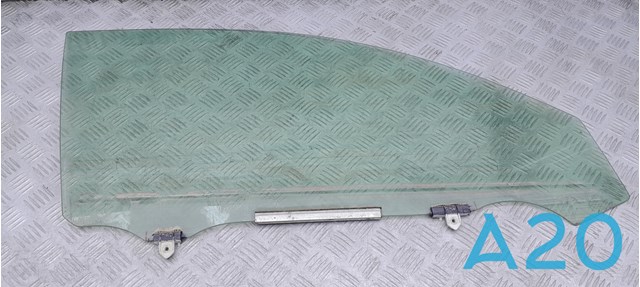 Скло передньої правої двері 6810176010 TOYOTA