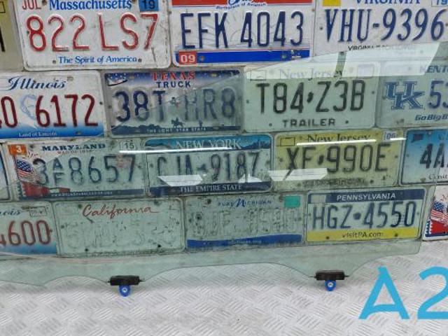 Скло передніх дверей, лівих 6810206340 TOYOTA