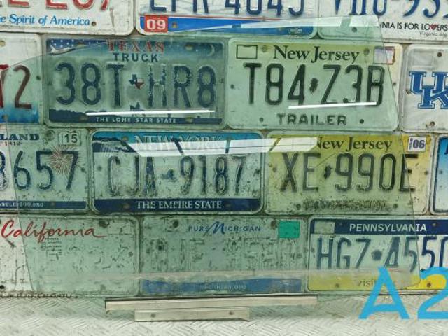 Скло задньої двері правої 6810306300 TOYOTA