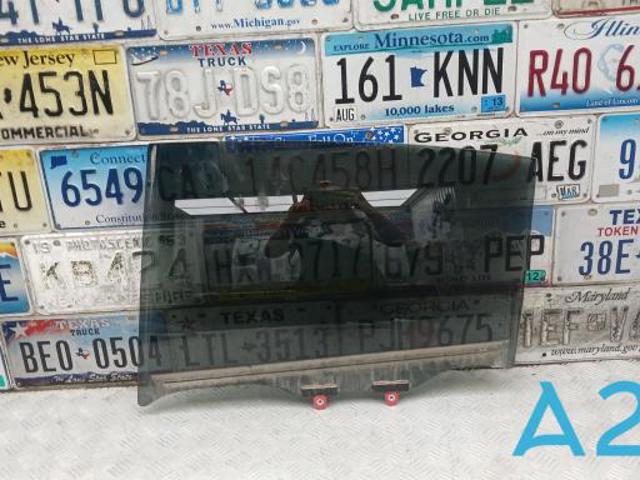 Скло заднє праве 6810348300 TOYOTA