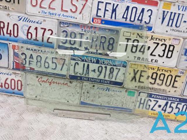 Скло заднє праве 6811347100 TOYOTA