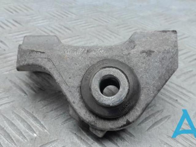 Кронштейн подушки (опори) двигуна, задньої 68172353AB CHRYSLER