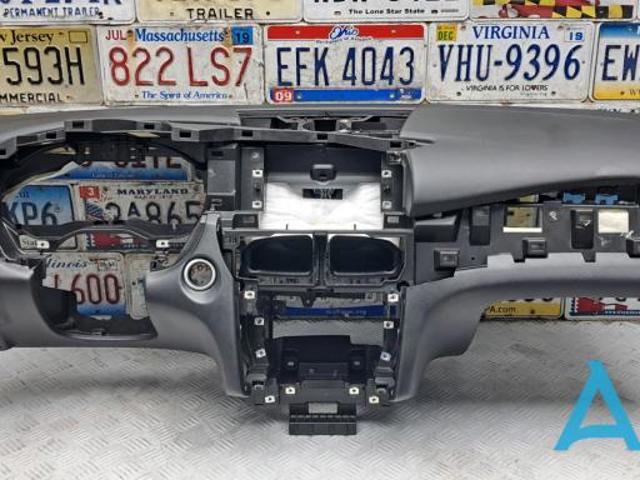 Панель приладів торпеди 682005DF0A NISSAN