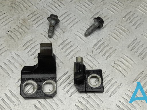 Шарнір передніх лівих дверей 68200962AA CHRYSLER