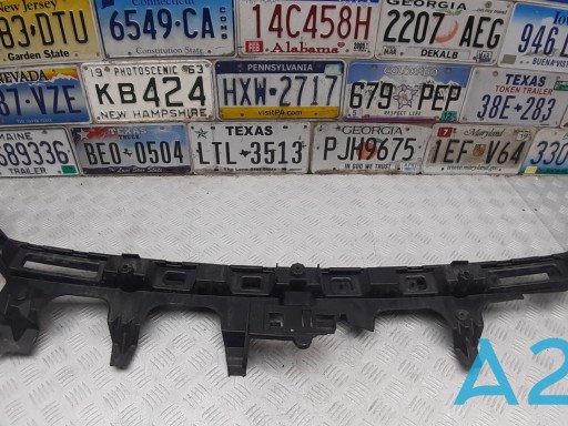 Кронштейн бампера заднього, центральний 68229231AC CHRYSLER