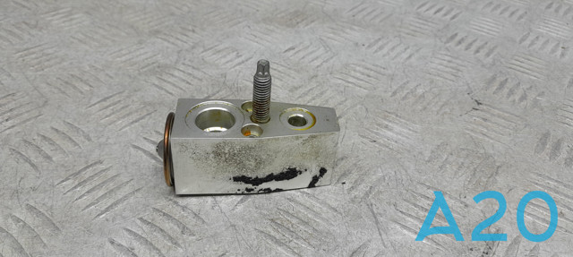 Клапан TRV, кондиціонера 68238028AA CHRYSLER