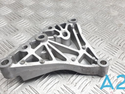 Кронштейн подушки (опори) двигуна, лівої 68246579AA CHRYSLER