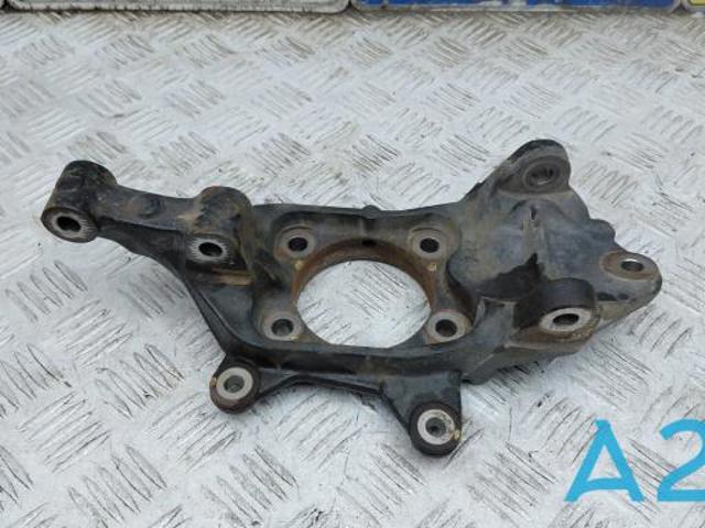 Цапфа поворотна права 68246619AA CHRYSLER