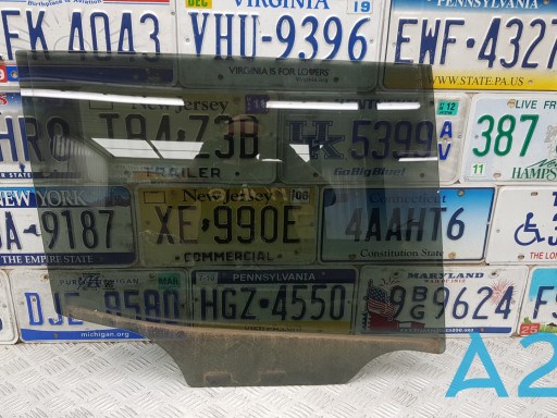 Скло задніх дверей, правих 68256340AA CHRYSLER