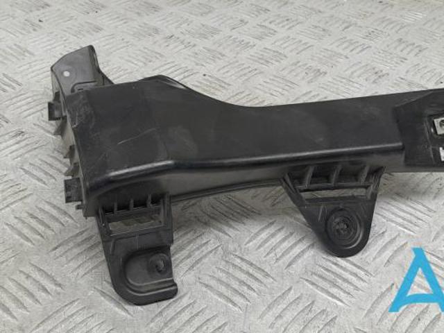 Кронштейн бампера заднього, правий 68257152AA CHRYSLER