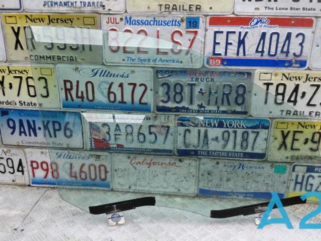 Скло пасажирських дверей 68292952AC CHRYSLER