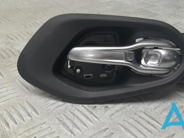 Ручка задньої (двостулкової) двері ліва внутрішня 68329765AA CHRYSLER