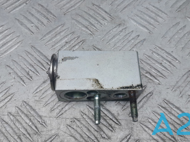 Клапан TRV, кондиціонера 68348181AA CHRYSLER