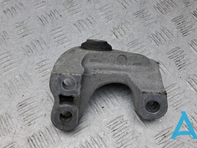 Кронштейн подушки (опори) двигуна, задньої 68353710AB CHRYSLER