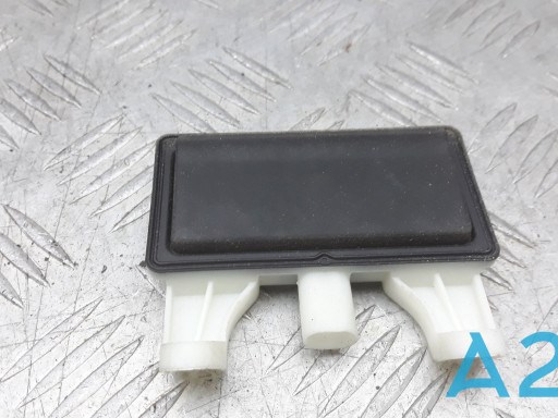 Кнопка приводу замка 3/5 дверей (ляди) / кришки багажника 68428989AA CHRYSLER