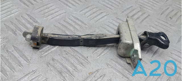 Обмежувач відкриття дверей, задній правий 6863076010 TOYOTA