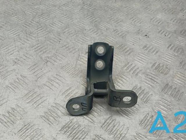 Петля передніх дверей, правою 6871012151 TOYOTA