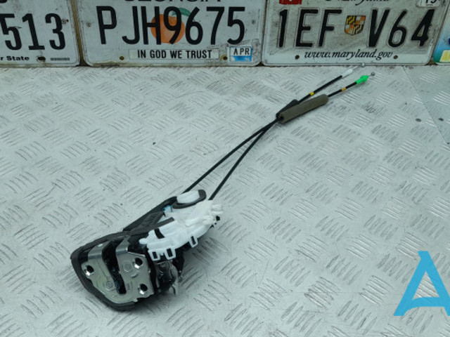 Замок задніх дверей, лівих 6906052280 TOYOTA