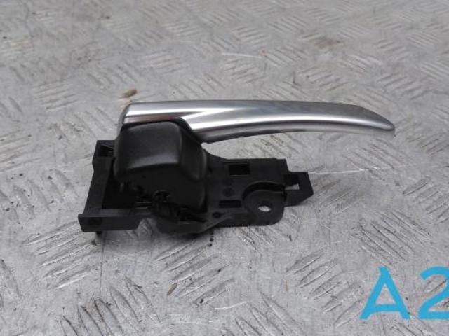 Ручка правих передніх дверей 6920506120C0 TOYOTA